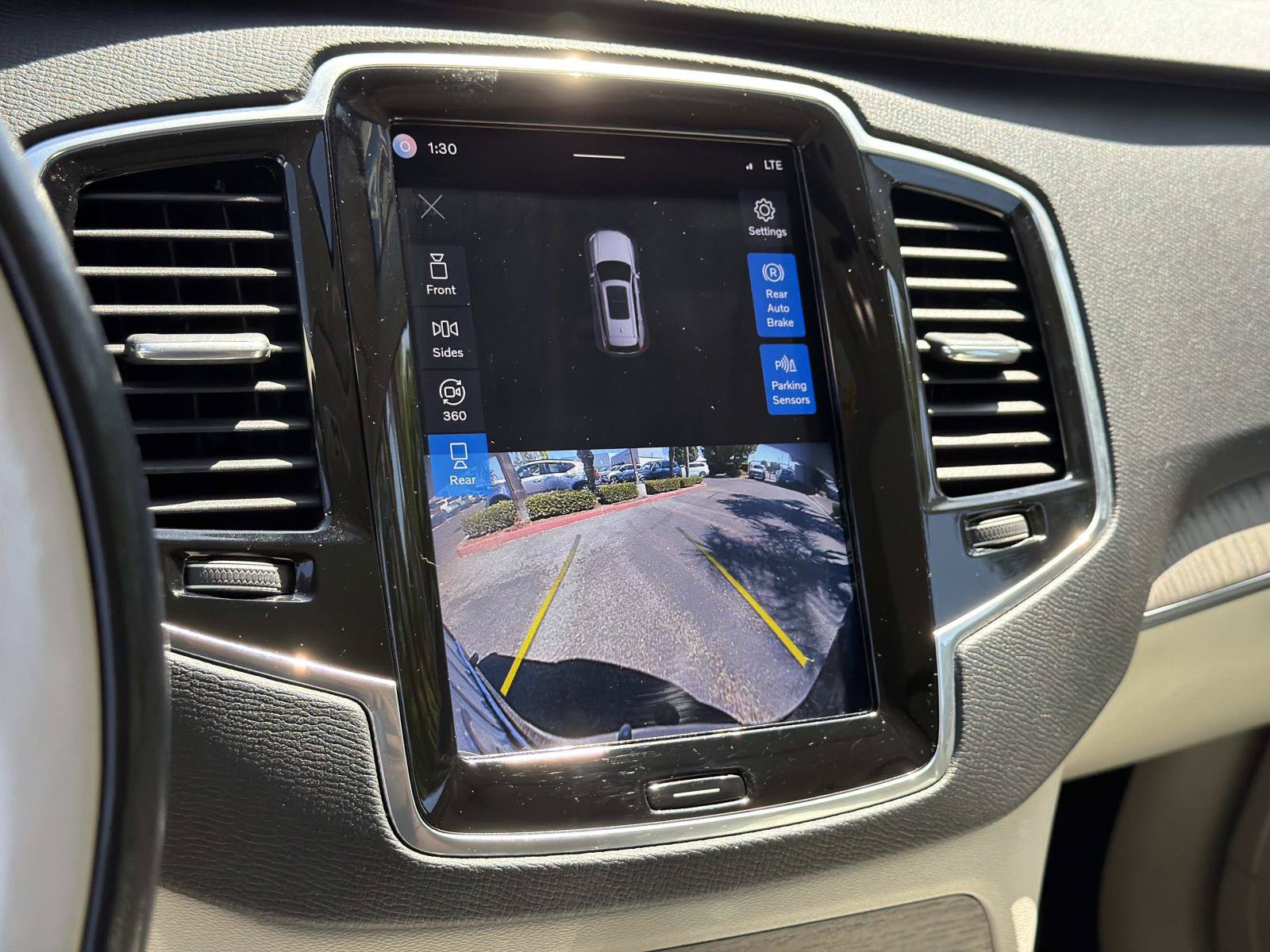 Certified 2023 Volvo XC90 B6 Plus AWD/4WD image 12