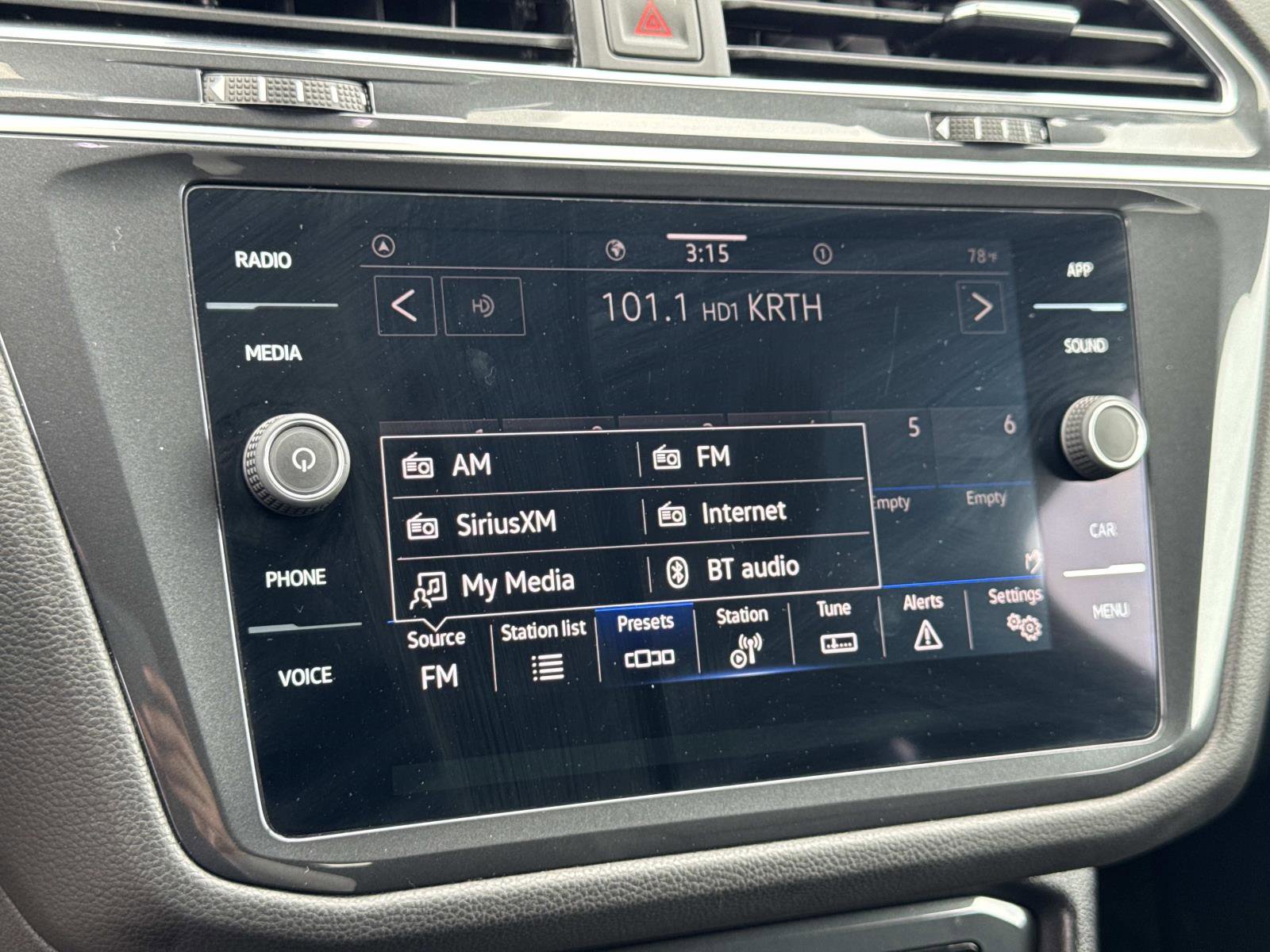 Certified 2023 Volkswagen Tiguan SE R-Line image 14