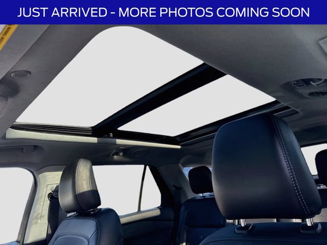 Used 2023 Ford Explorer XLT w/ Equipment Group 202A AWD/4WD image 12