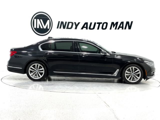 Used 2018 BMW 750i w/ Executive Package image 3