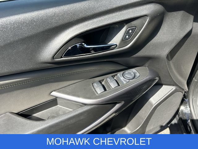 Used 2025 Chevrolet Trax ACTIV w/ Driver Confidence Package FWD image 22