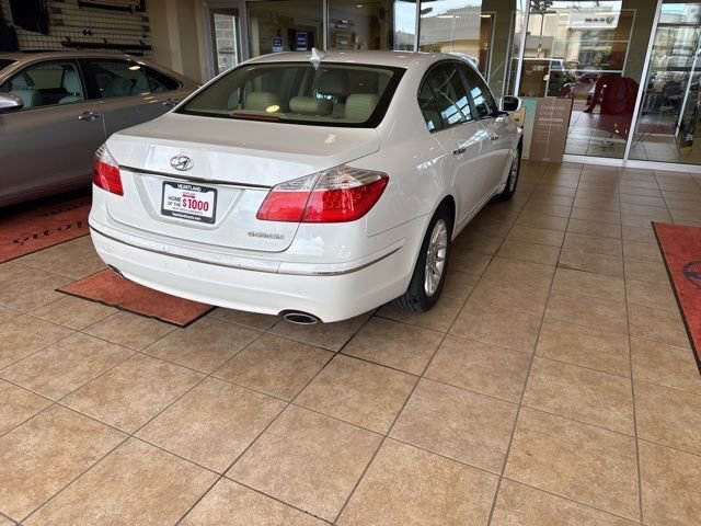 Used 2010 Hyundai Genesis 3.8 image 7