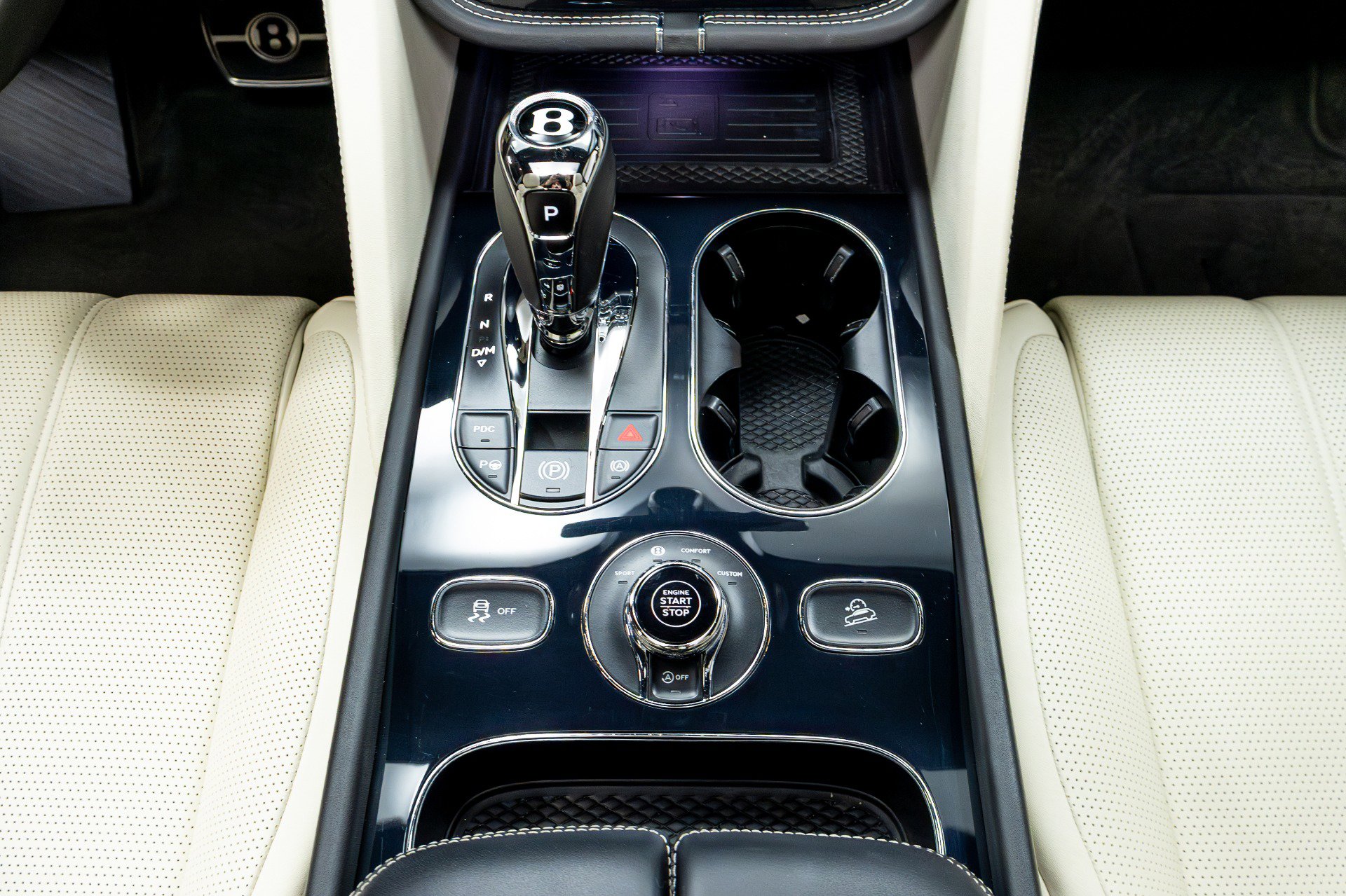 Used 2021 Bentley Bentayga w/ First Edition Specification image 39