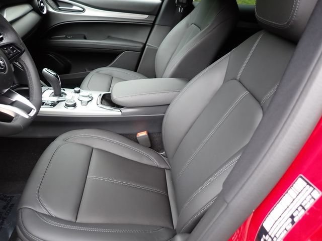 New 2025 Alfa Romeo Stelvio Sprint AWD/4WD image 13