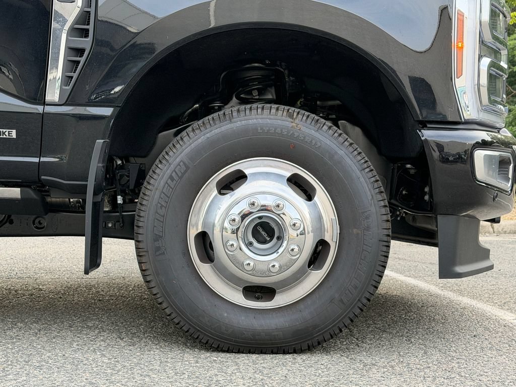 New 2026 Ford F350 Platinum w/ Platinum Plus Package AWD/4WD image 9