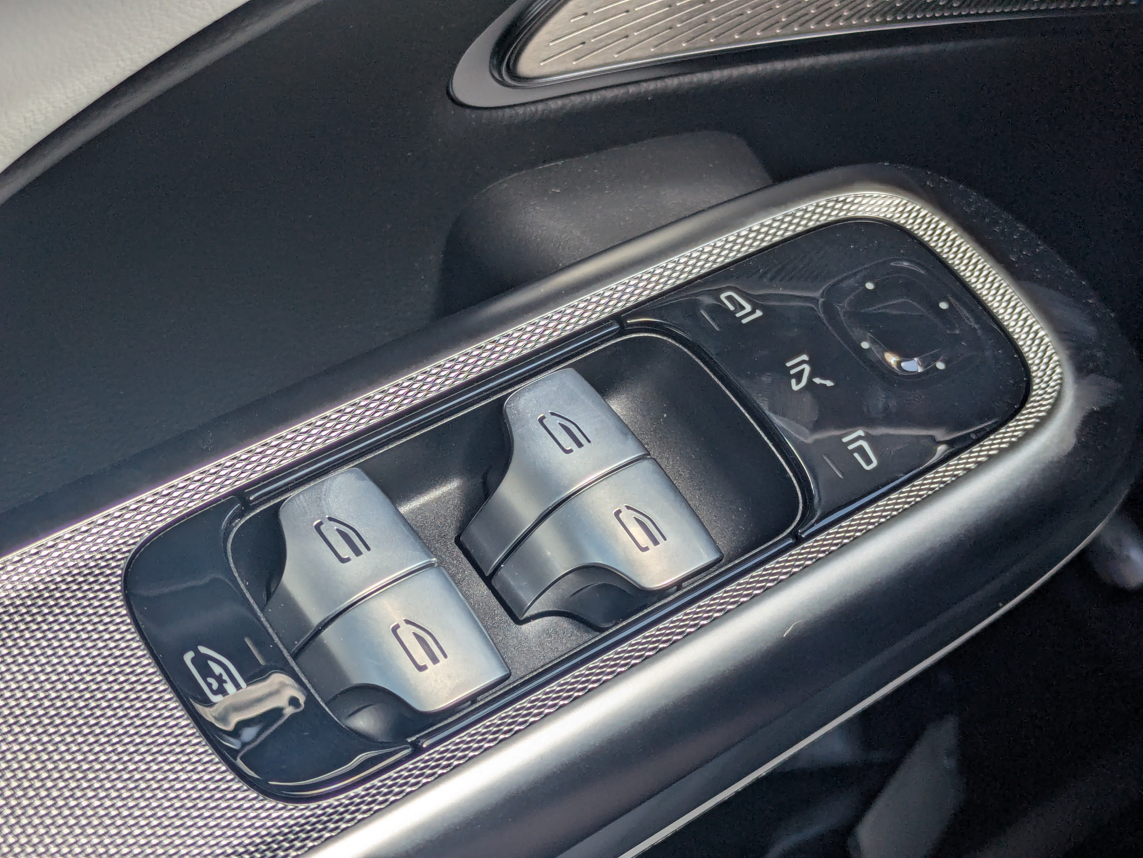 New 2027 Mercedes-Benz E 450 4MATIC Sedan image 23