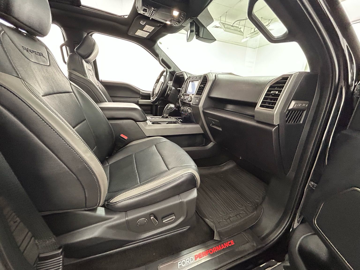 Used 2018 Ford F150 Raptor w/ Equipment Group 802A Luxury image 42