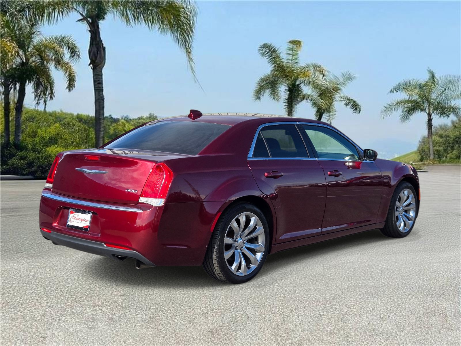 Used 2017 Chrysler 300 Limited RWD image 4
