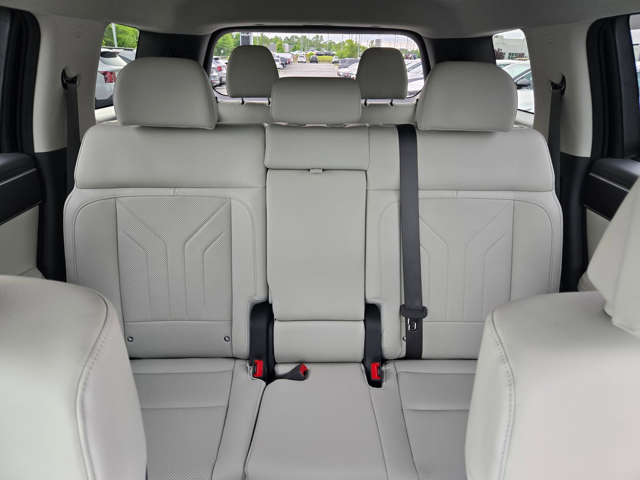 Used 2024 Hyundai Santa Fe SEL FWD image 13
