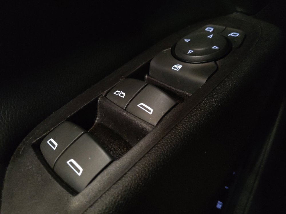 Used 2019 Chevrolet Equinox Premier image 27