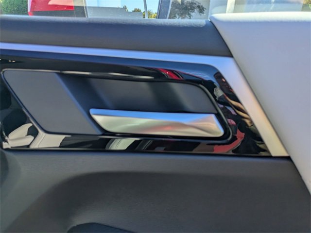 New 2025 Mitsubishi Outlander SE image 33