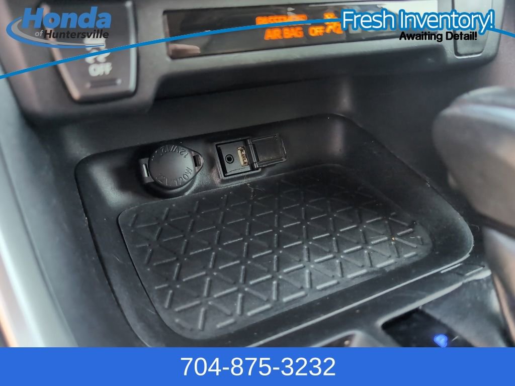 Used 2019 Toyota RAV4 XLE Premium image 26