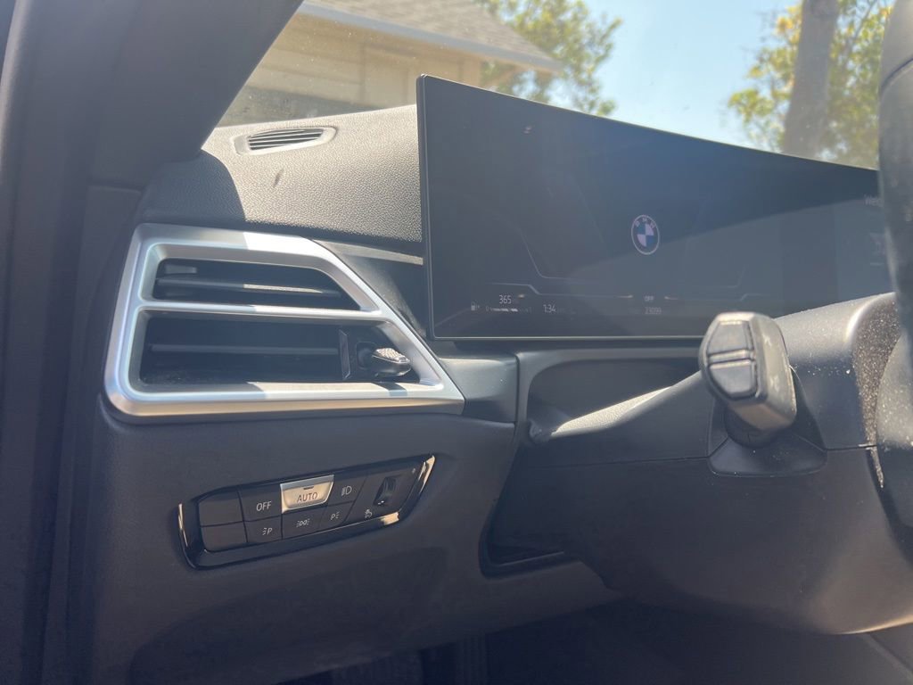 Used 2025 BMW 230i Coupe w/ Convenience Package RWD image 18