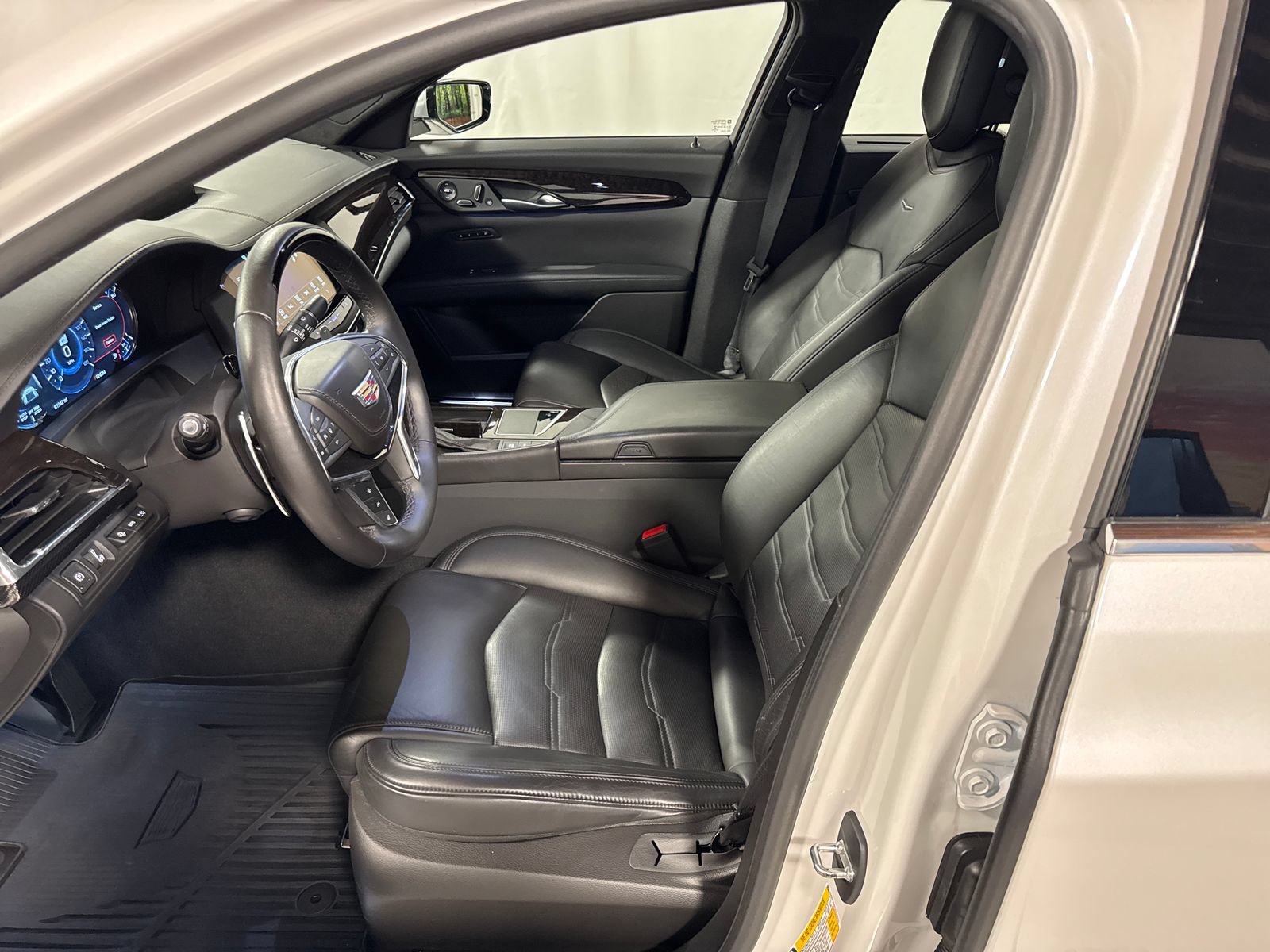 Used 2018 Cadillac CT6 Platinum AWD/4WD image 3