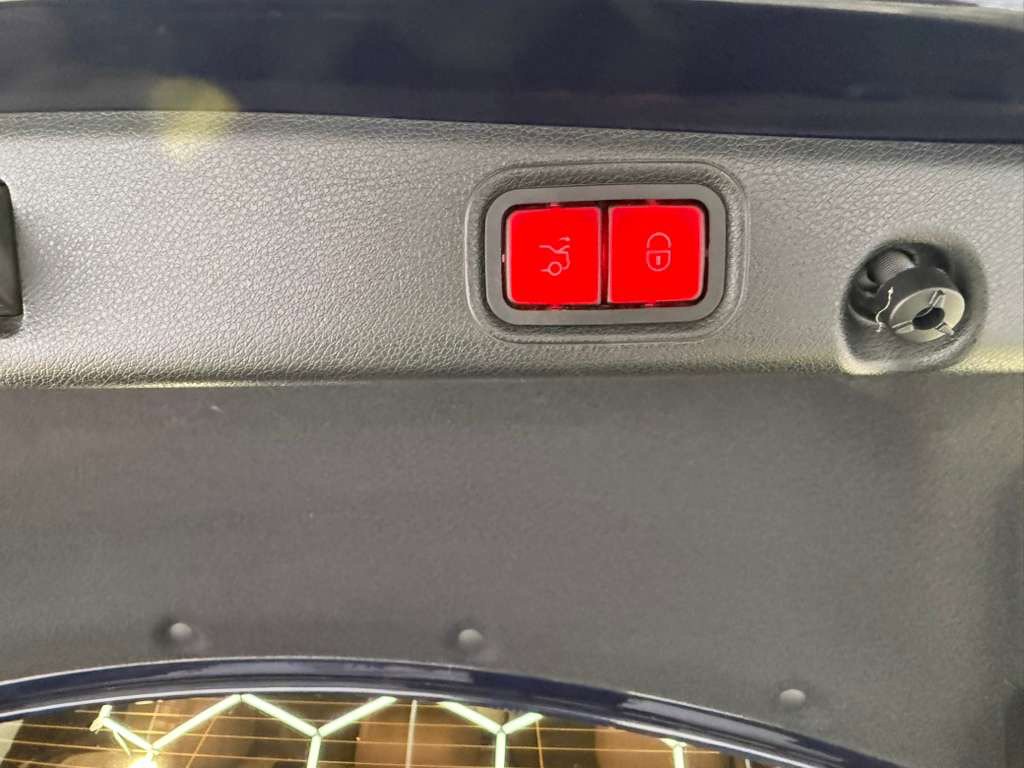 Used 2019 Mercedes-Benz E 450 4MATIC Sedan w/ Premium Package image 45