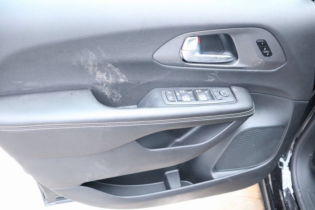 New 2026 Chrysler Pacifica Select AWD/4WD image 16