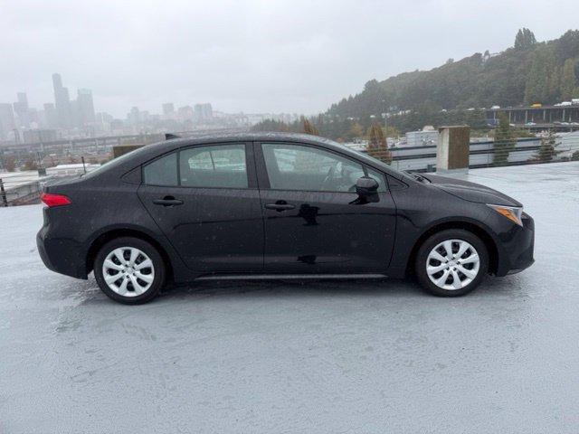 Used 2024 Toyota Corolla LE FWD image 2