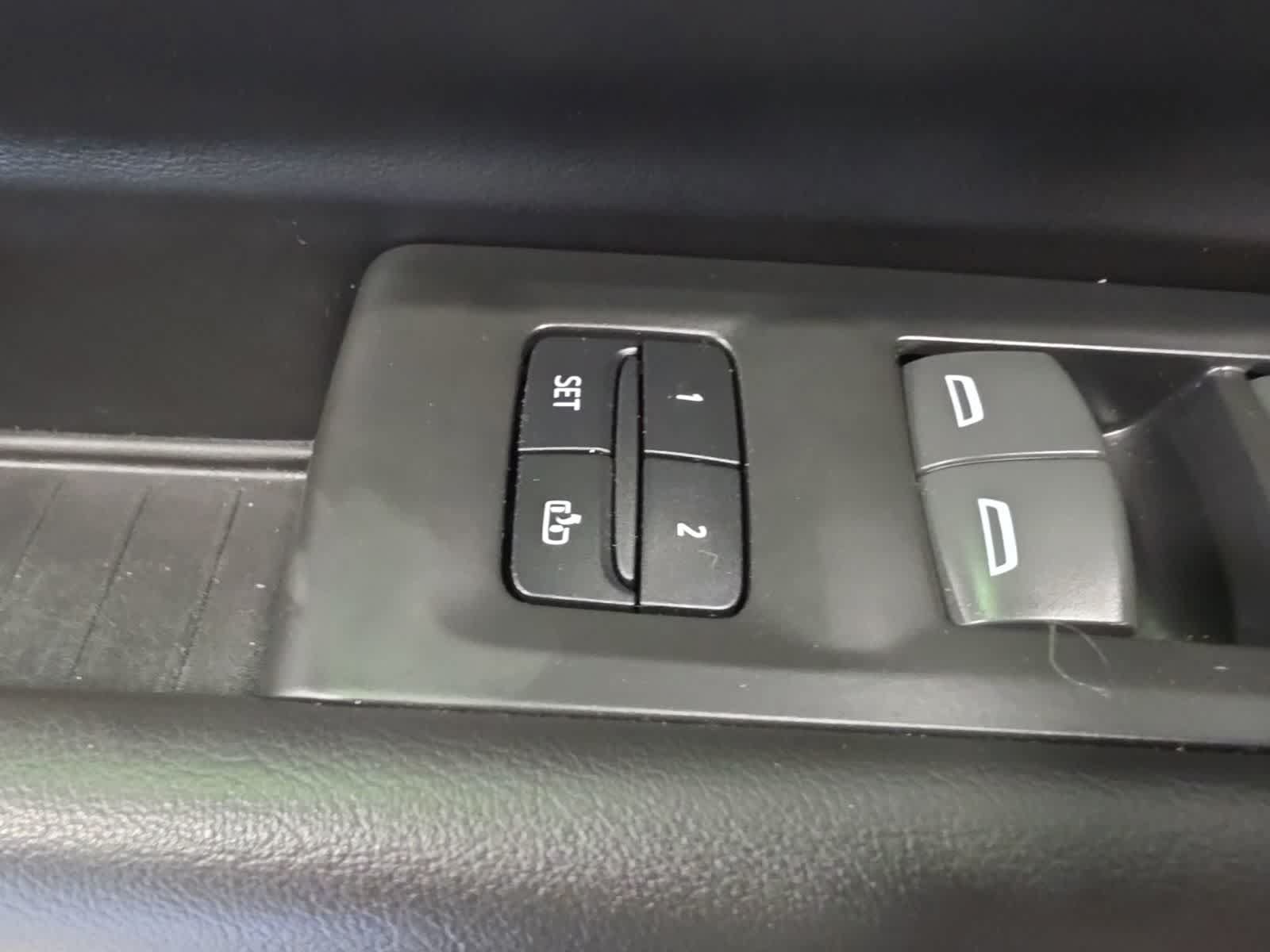 Used 2022 Chevrolet Tahoe RST w/ Luxury Package AWD/4WD image 20