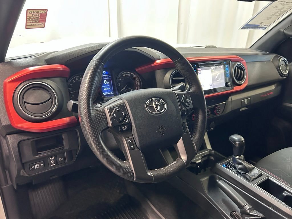 Used 2019 Toyota Tacoma TRD Sport RWD image 2