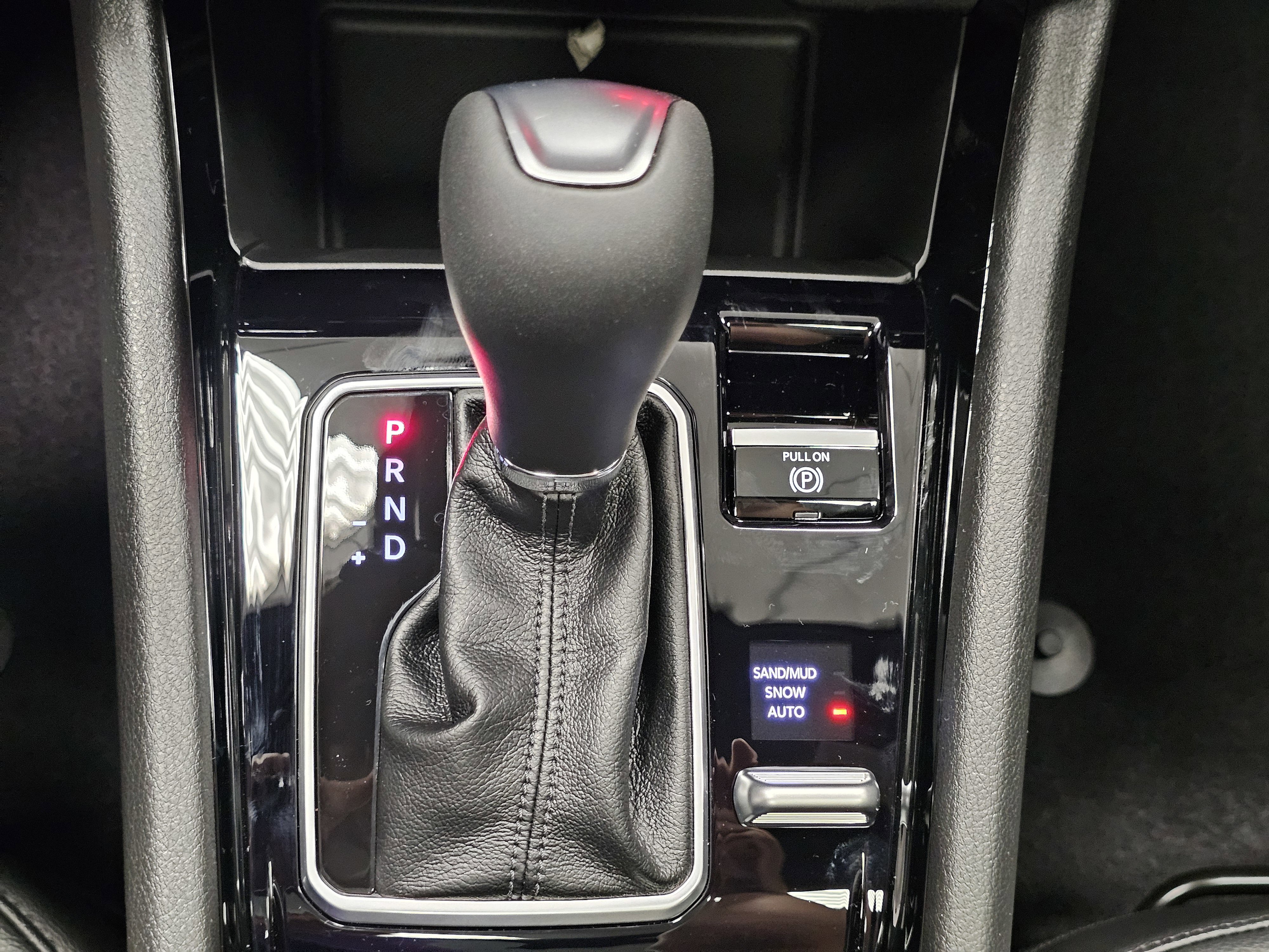 New 2025 Jeep Compass Latitude w/ Sun & Sound Group image 35