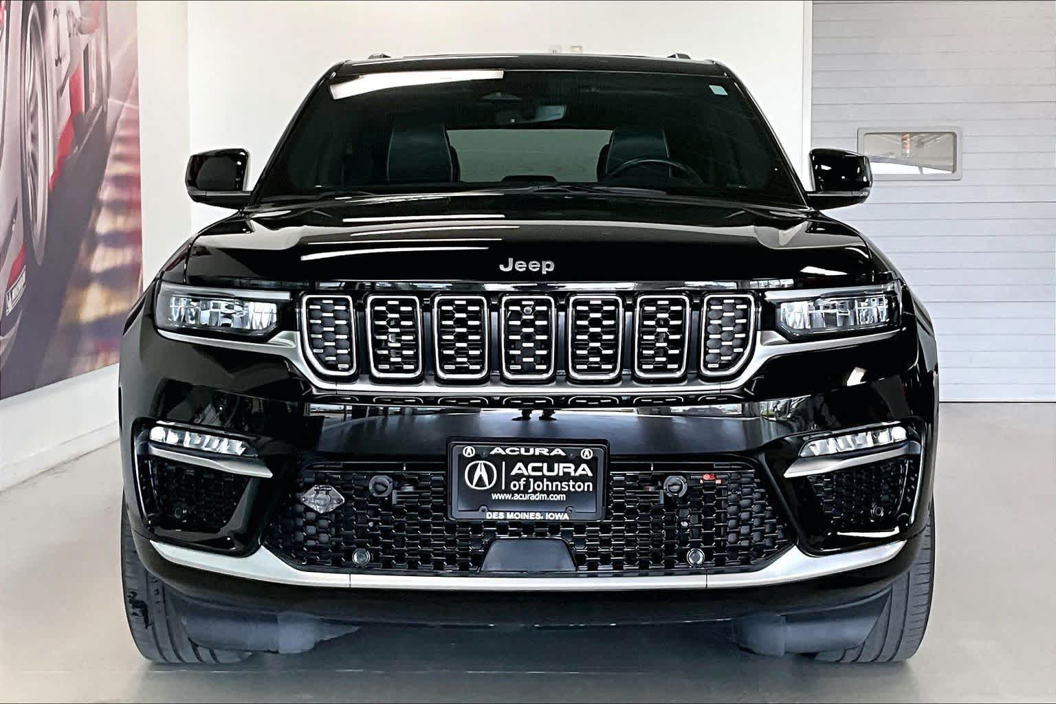 Used 2022 Jeep Grand Cherokee Summit AWD/4WD image 6