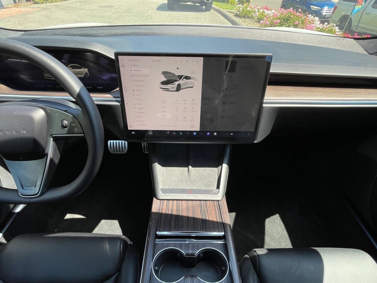 Used 2024 Tesla Model S AWD/4WD image 32