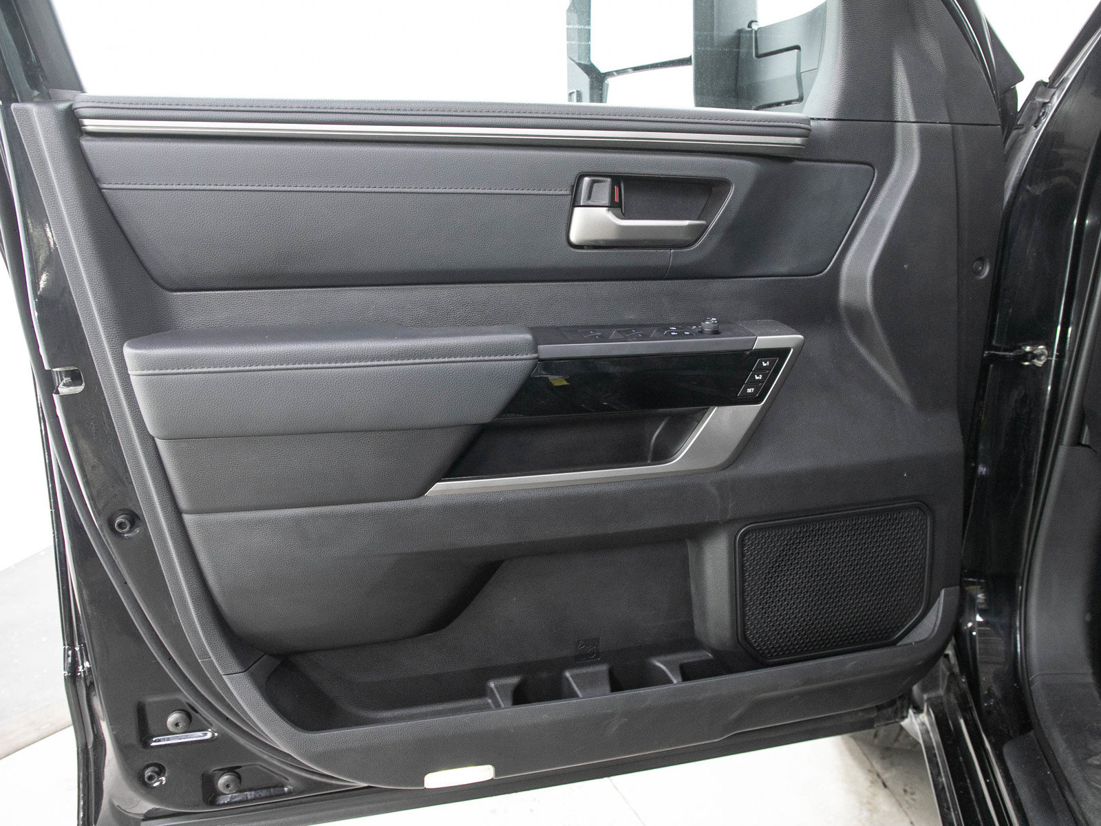 Used 2023 Toyota Tundra Limited AWD/4WD image 21