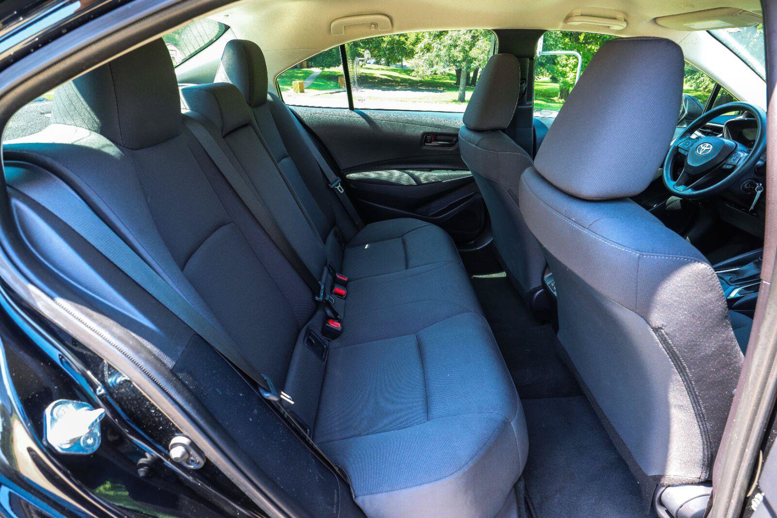 Used 2025 Toyota Corolla LE FWD image 36