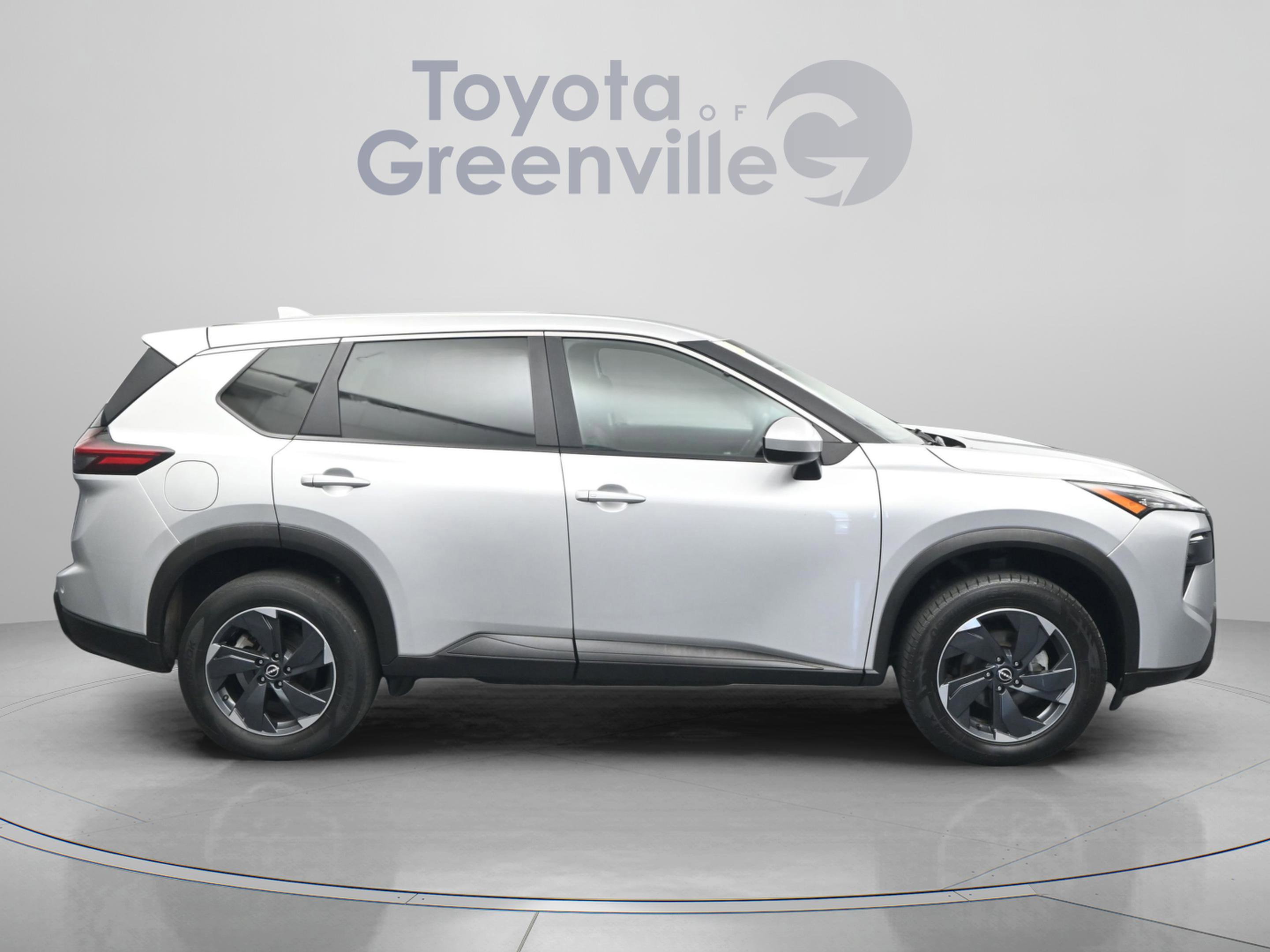 Used 2024 Nissan Rogue SV image 16