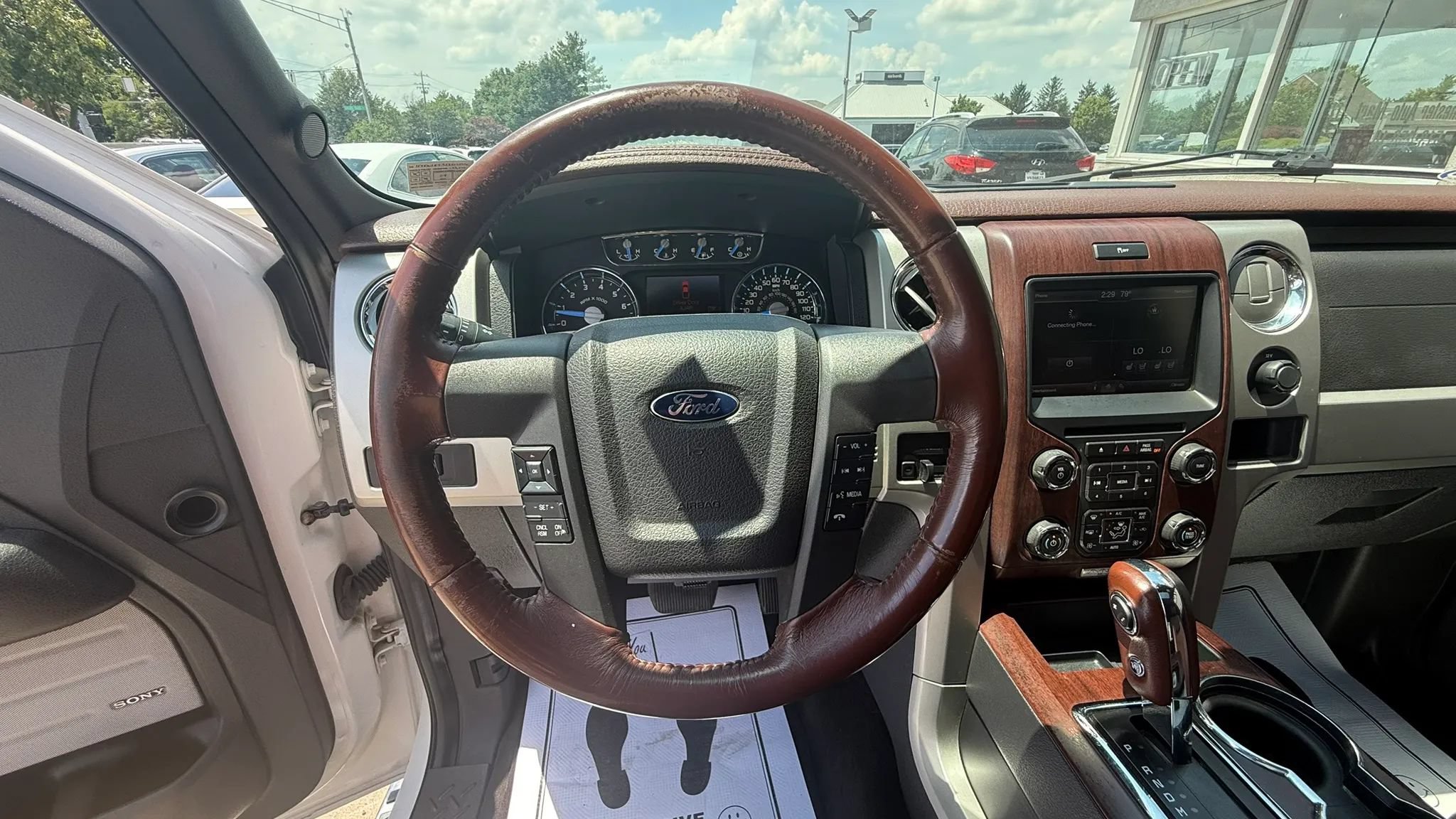 Used 2014 Ford F150 King Ranch w/ King Ranch Luxury Package AWD/4WD image 14