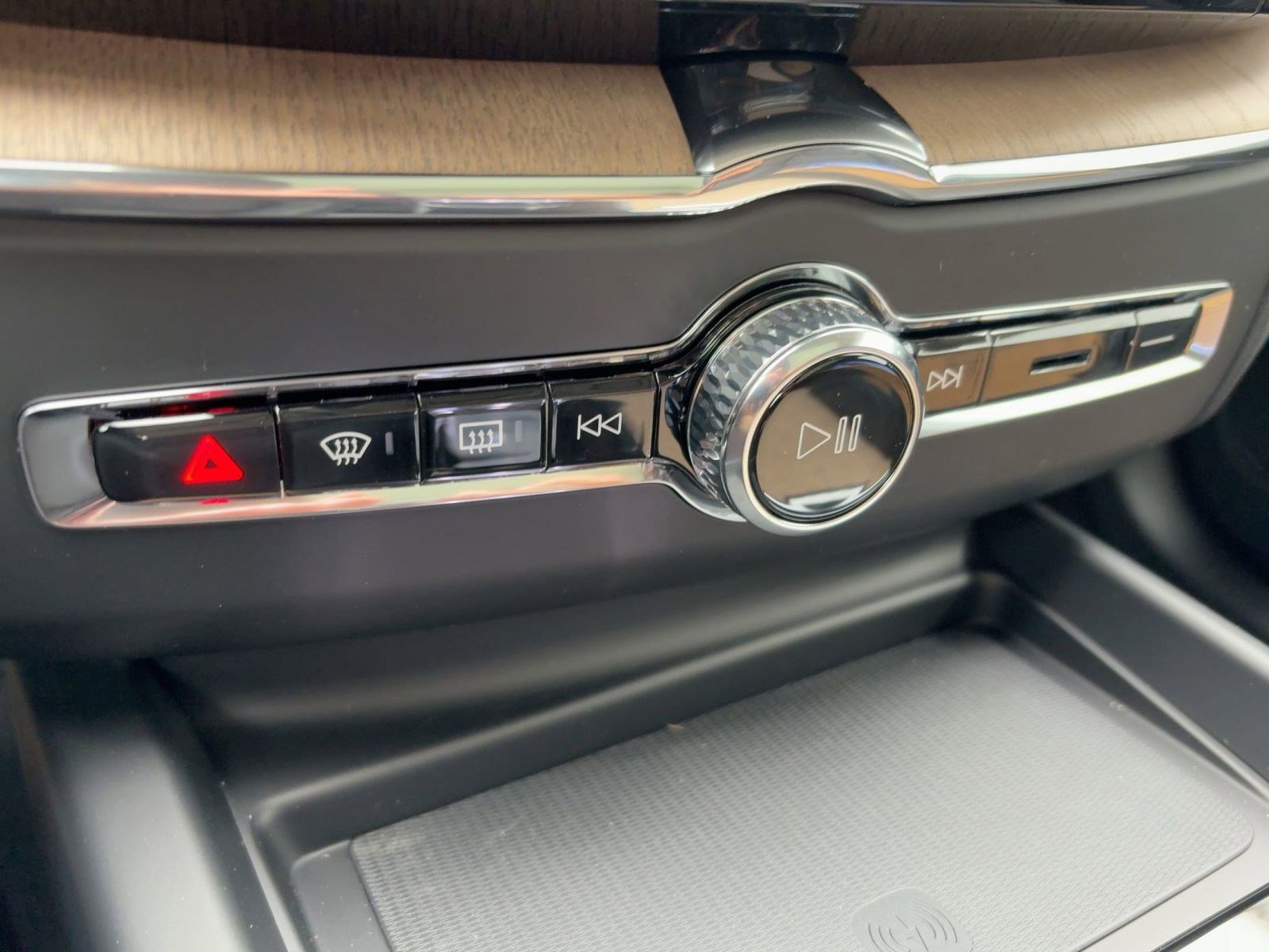 New 2026 Volvo XC60 B5 Ultra w/ Climate Package image 23