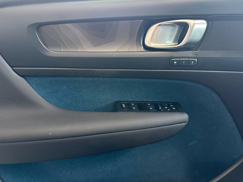 Certified 2023 Volvo C40 P8 Recharge Plus AWD/4WD image 10