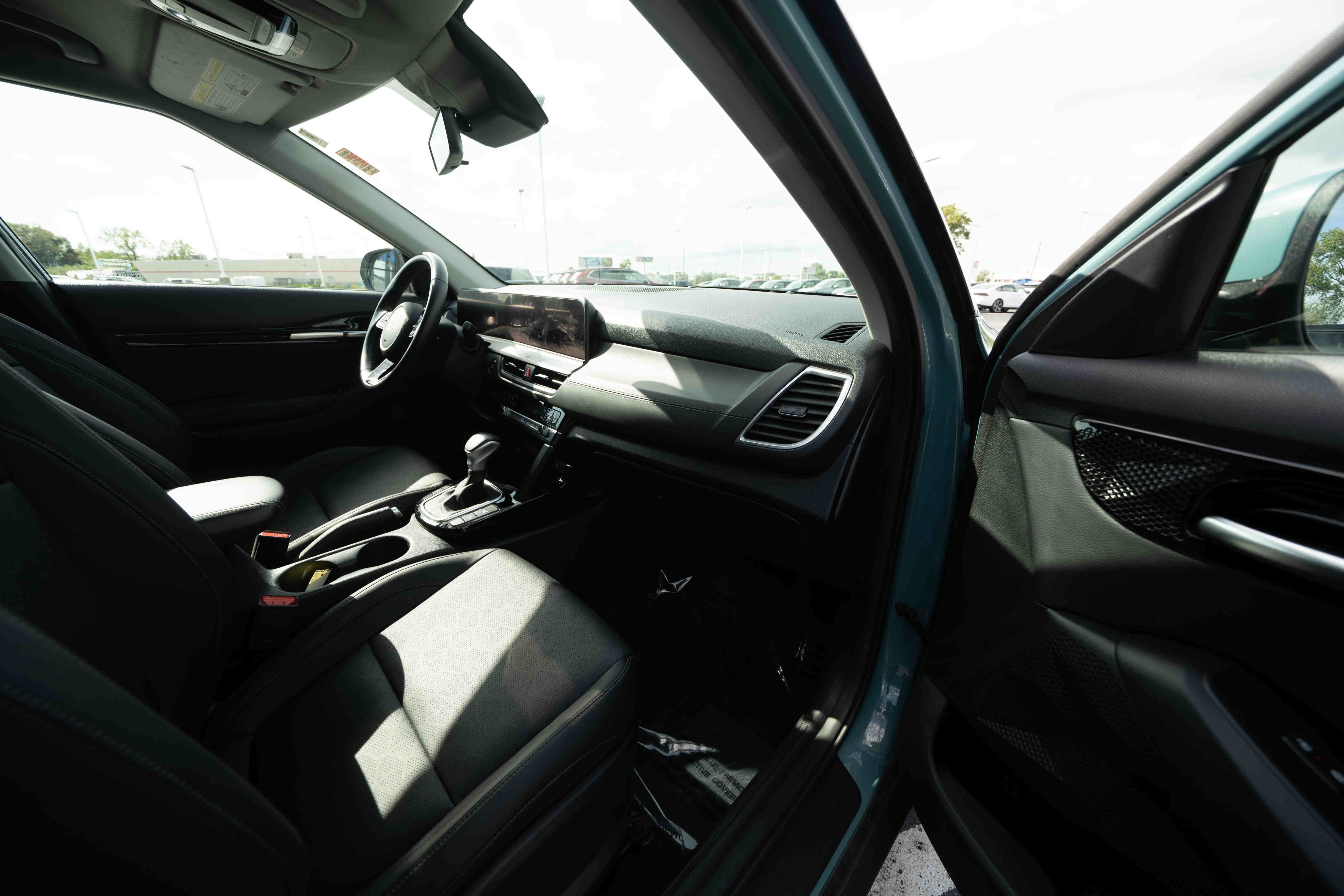 Used 2024 Kia Seltos EX FWD image 26
