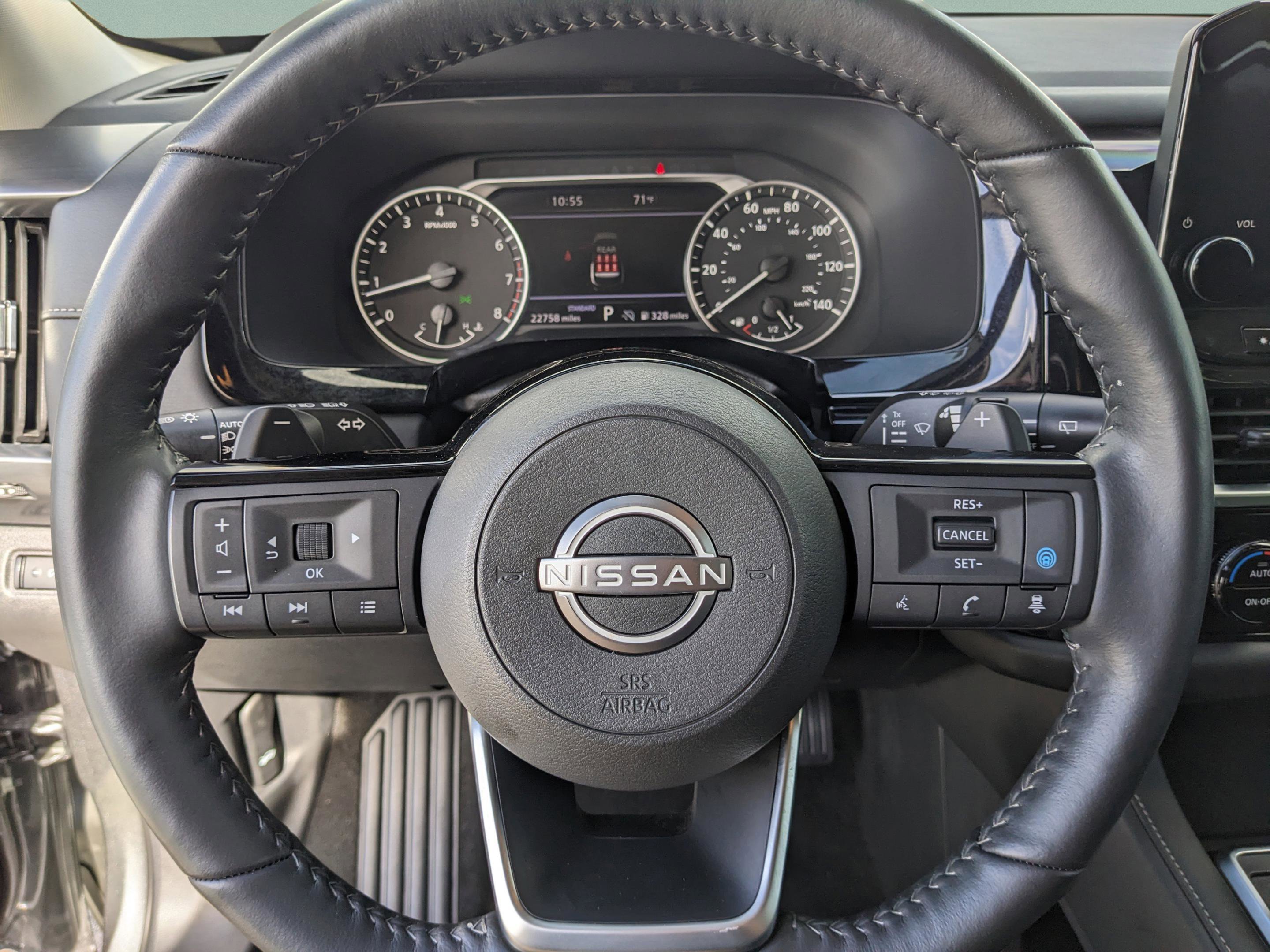 Used 2024 Nissan Pathfinder SL w/ Black Appearance Package image 38