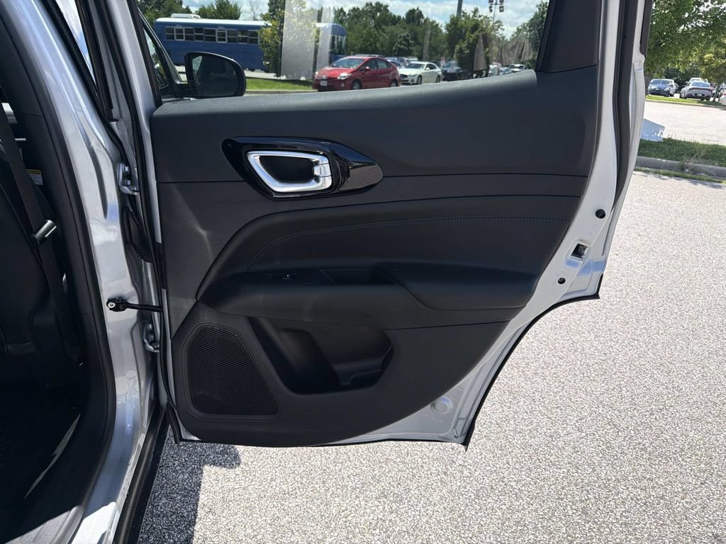 New 2026 Jeep Compass Latitude AWD/4WD image 24