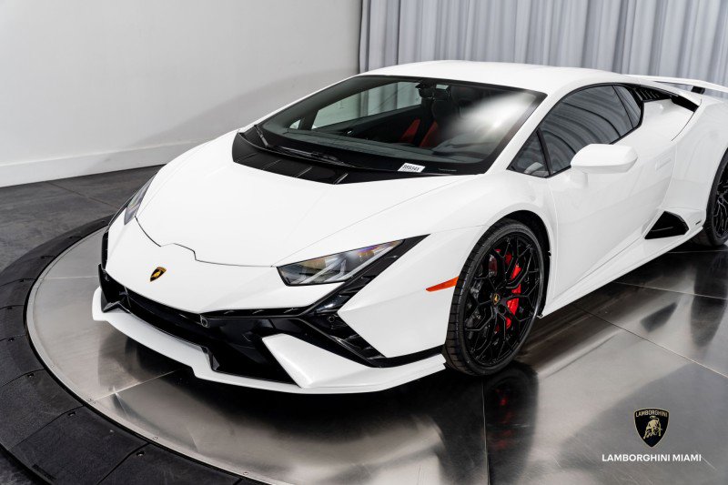 Used 2024 Lamborghini Huracan Tecnica image 8