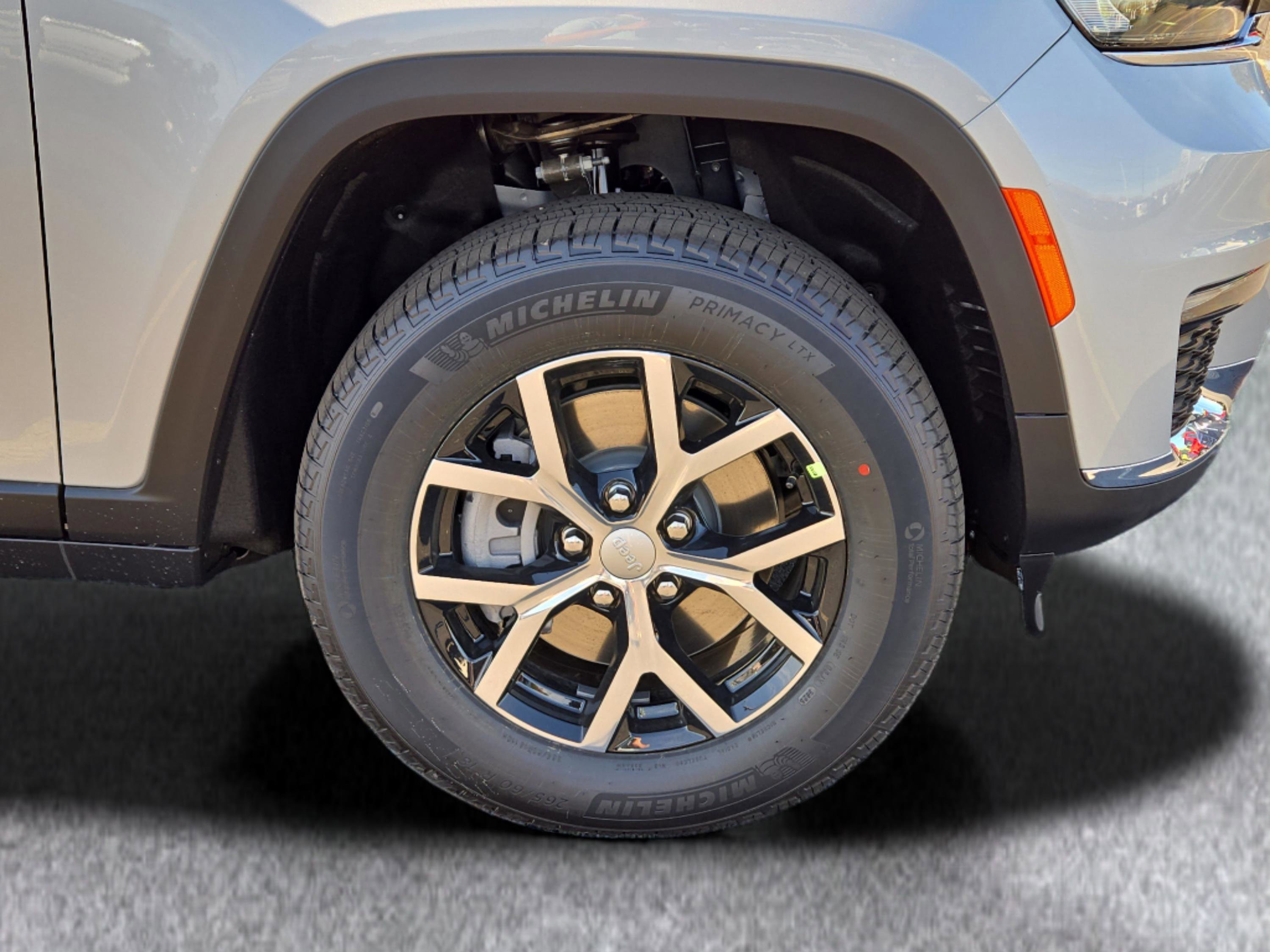 New 2025 Jeep Grand Cherokee L Limited image 4