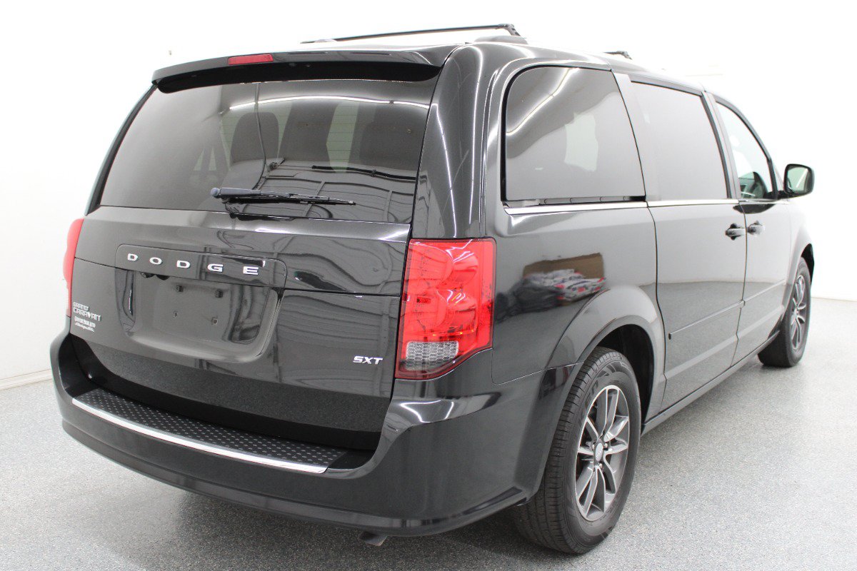 Used 2016 Dodge Grand Caravan SXT FWD image 5