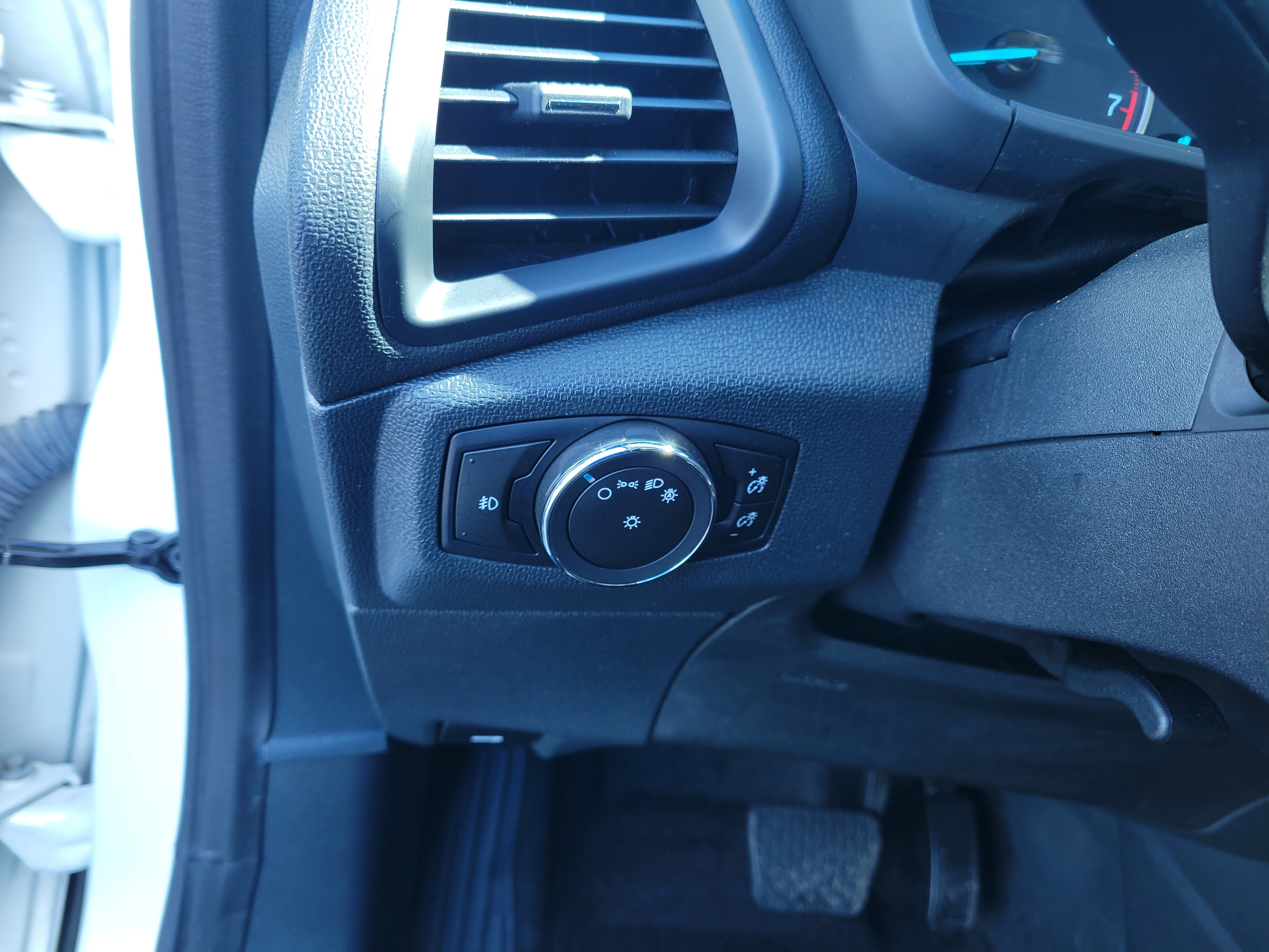 Used 2018 Ford EcoSport SES image 14