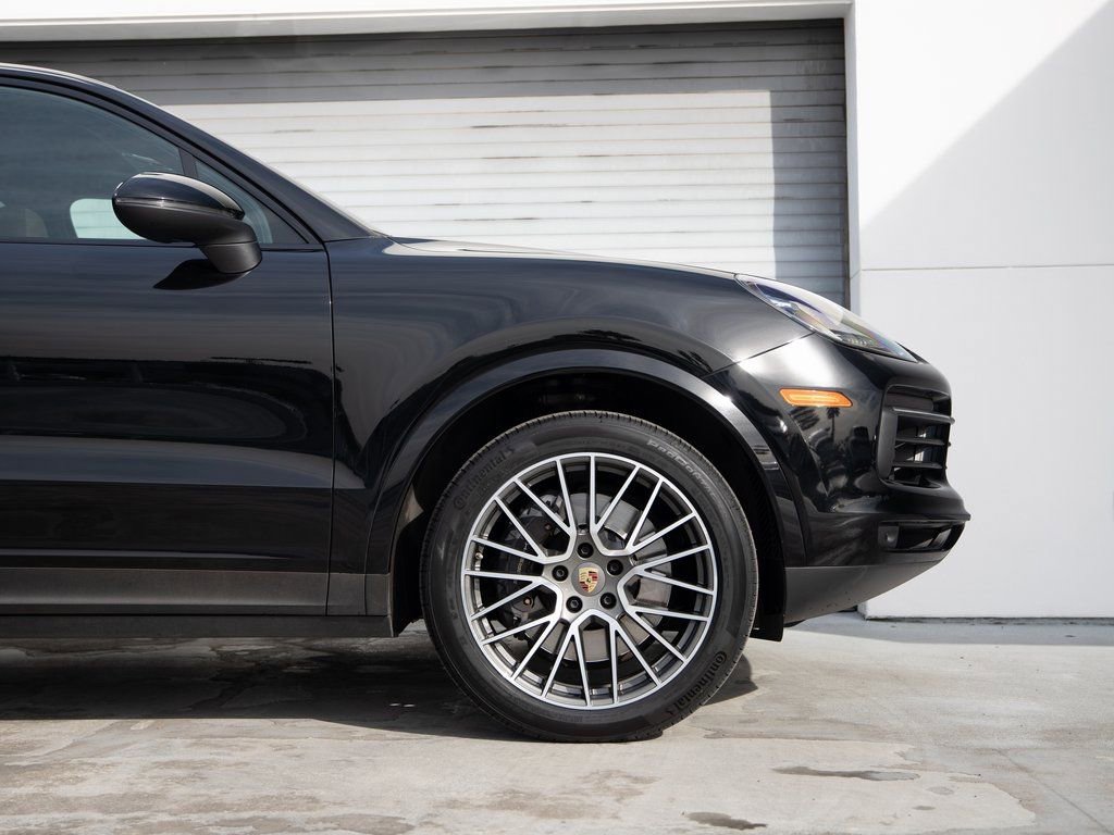 Used 2023 Porsche Cayenne image 9