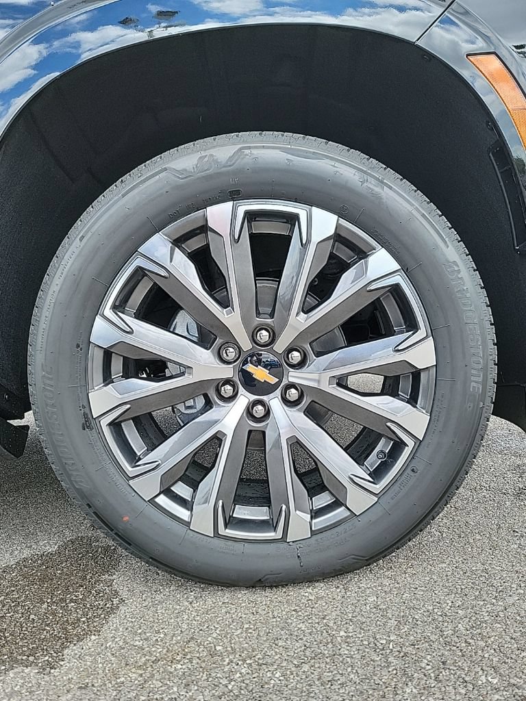 New 2026 Chevrolet Suburban High Country AWD/4WD image 7