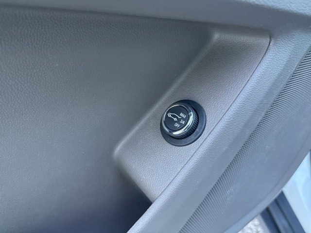 Used 2020 Chevrolet Traverse LT image 19