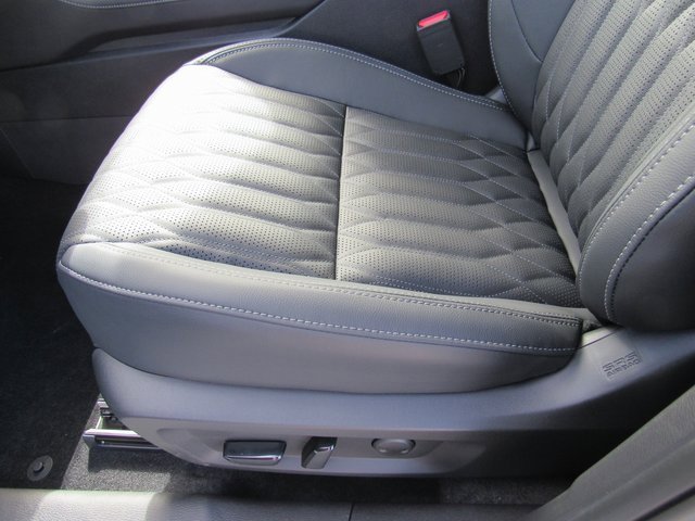 New 2025 Mitsubishi Outlander SEL image 14