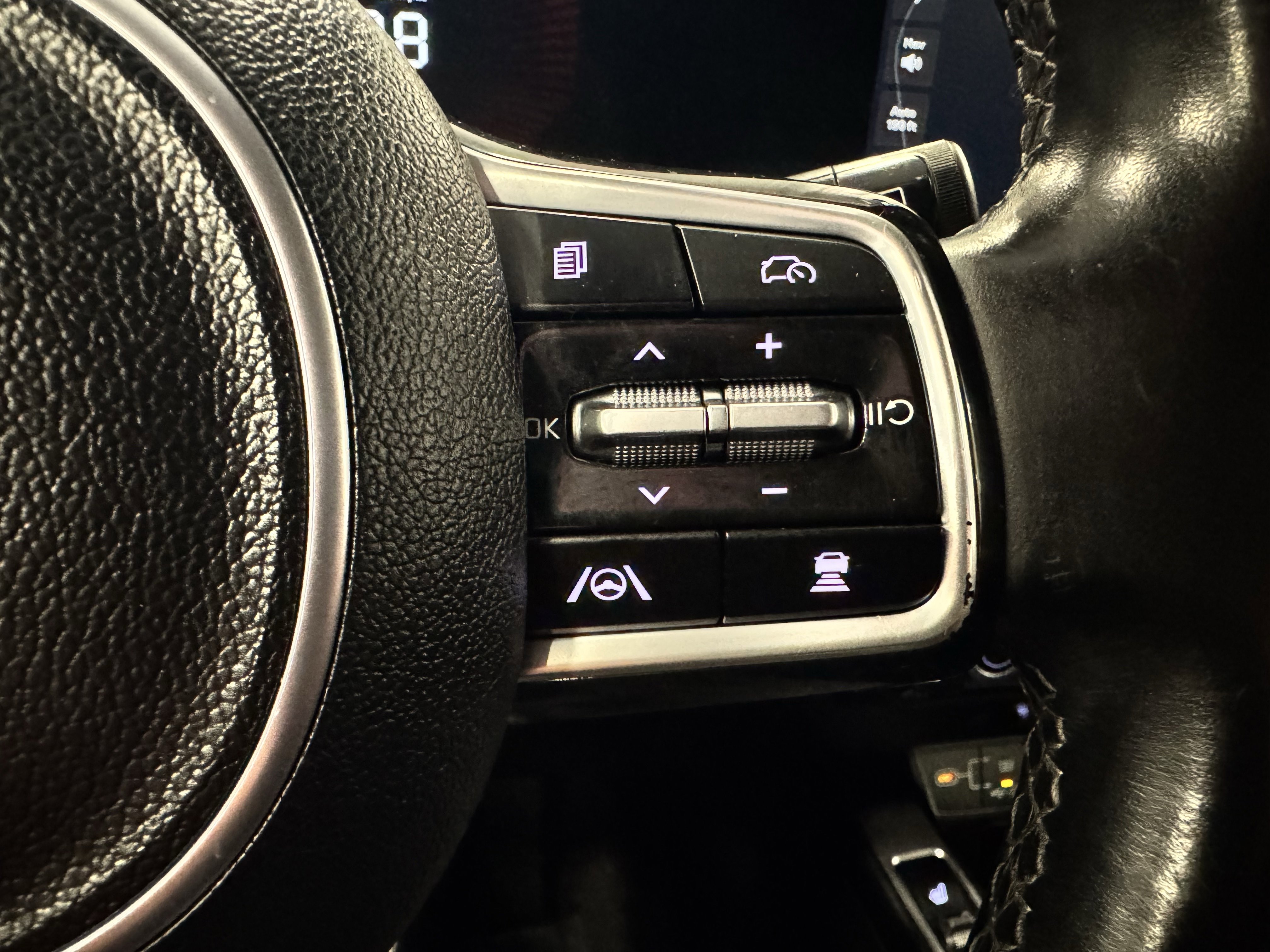 Used 2024 Kia Sorento S image 15