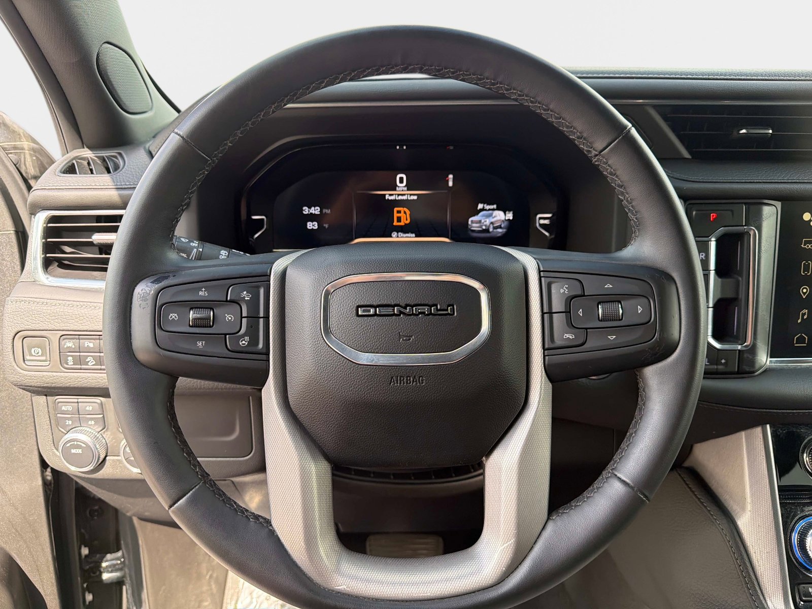 Used 2023 GMC Yukon XL Denali image 44