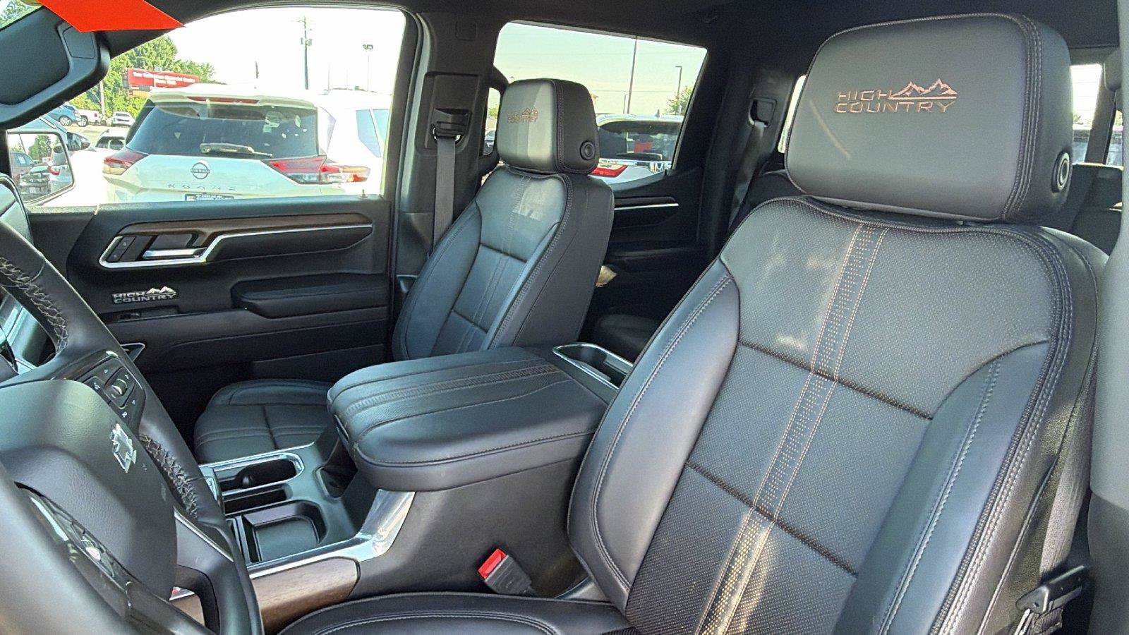 Used 2024 Chevrolet Silverado 1500 High Country w/ Midnight Edition AWD/4WD image 5
