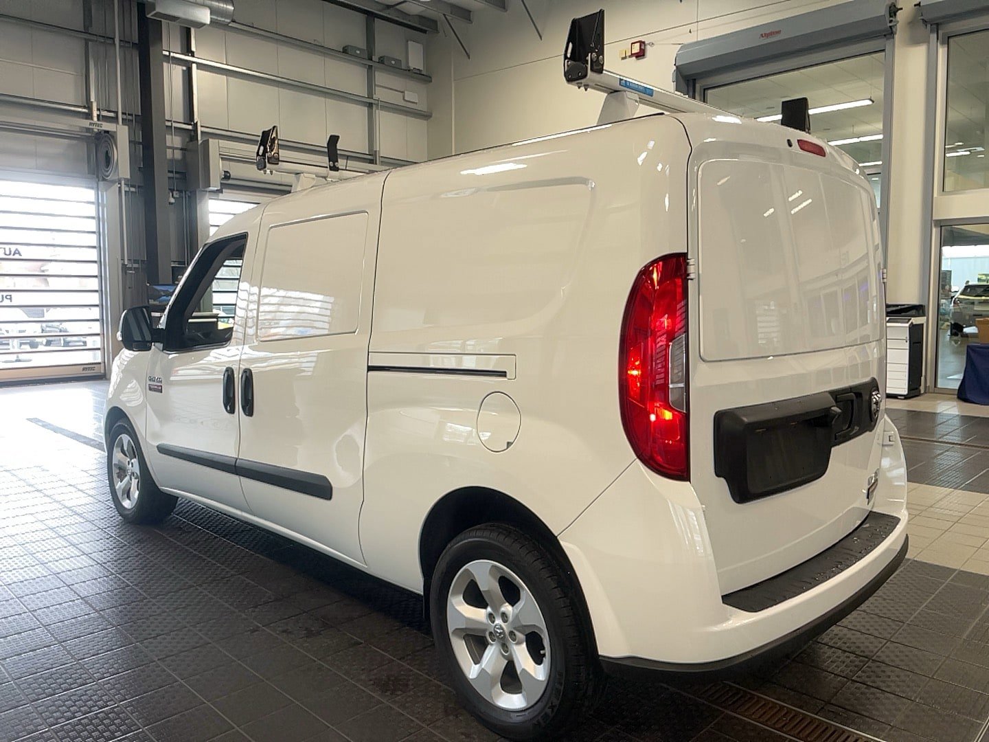 Used 2022 RAM ProMaster City Tradesman w/ Lights & Wheels Group FWD image 19