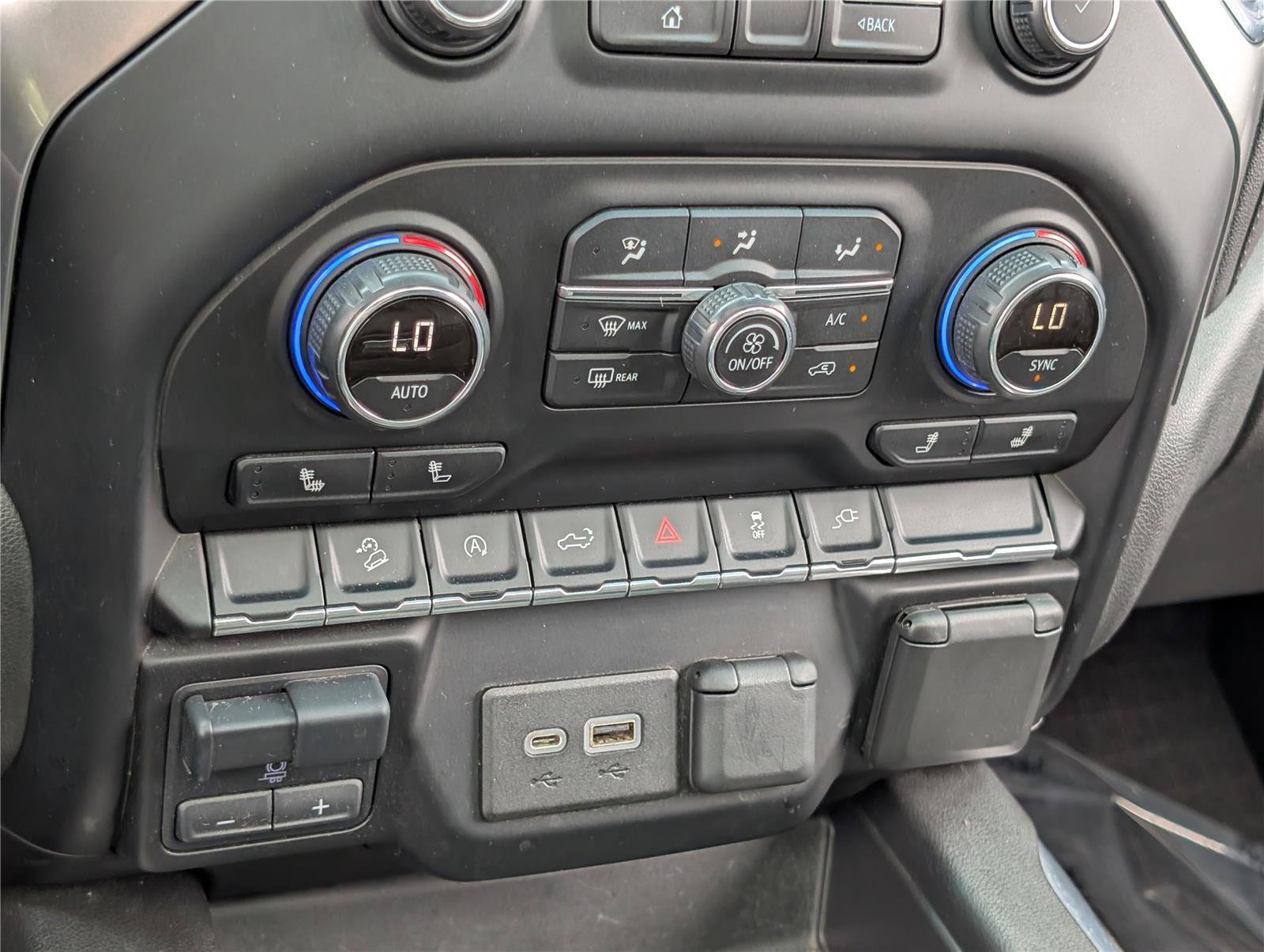 Used 2020 Chevrolet Silverado 1500 LT Trail Boss AWD/4WD image 28