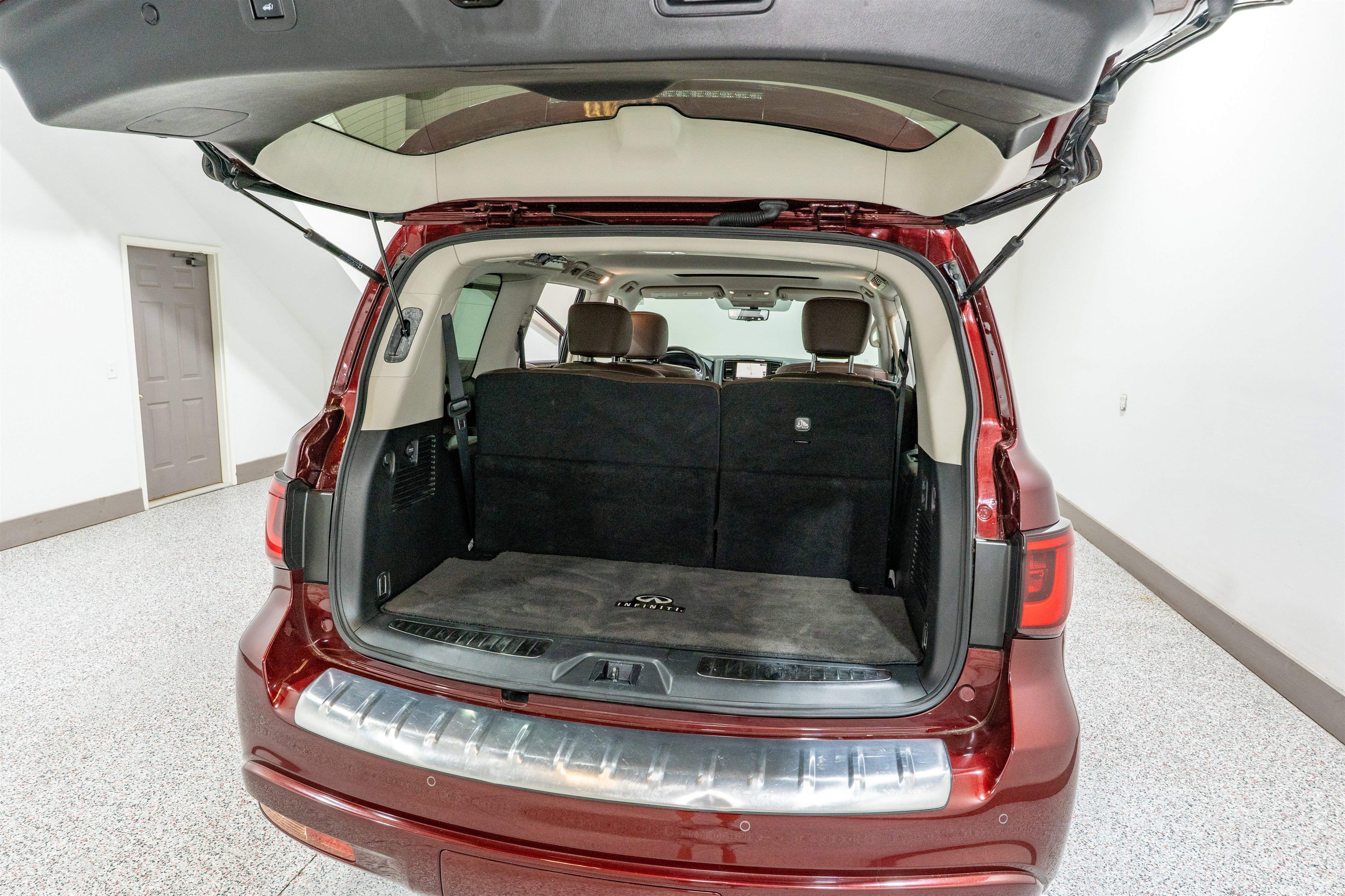 Used 2021 INFINITI QX80 Premium Select w/ Cargo Package image 34