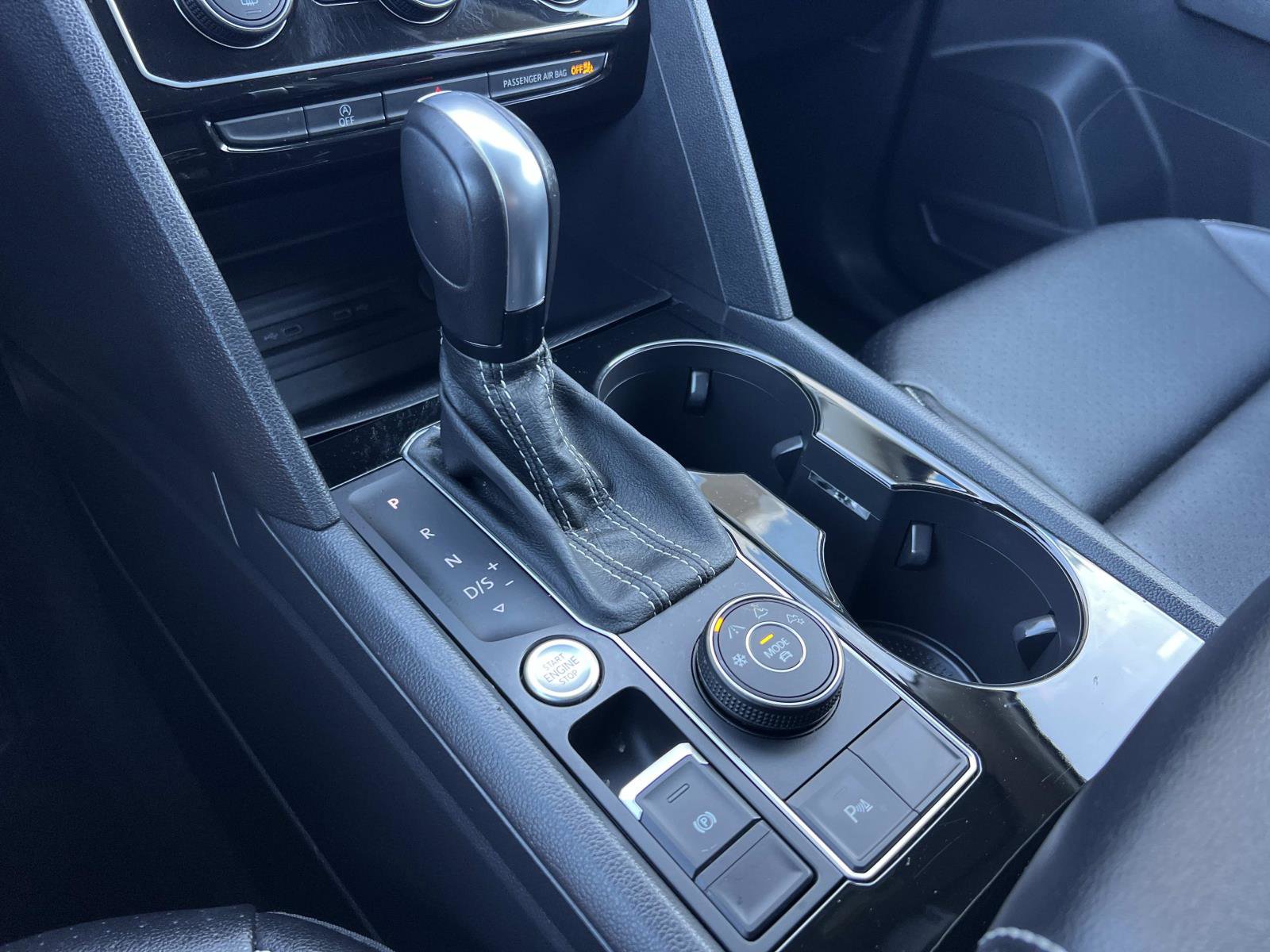 Certified 2022 Volkswagen Atlas SEL R-Line image 18